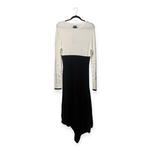 Scoop Black and White Long Sleeve Midi Dress